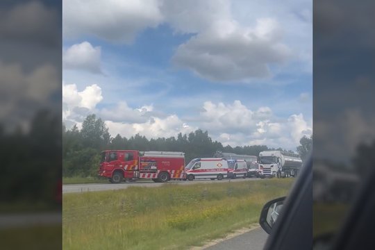 Autobusas pateko į avariją netoli Talino: sužeisti 29 žmonės