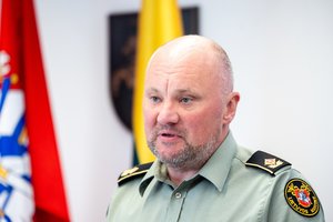 Pradėtas tarnybinis patikrinimas dėl D. Žvirono galimo pareigūno vardo pažeminimo