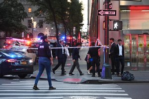 Kruvinos šaudynės Niujorke: pranešama apie kelias aukas, įtariamas šaulys – negyvas