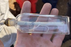 200 metų senumo žinutė butelyje užgniaužė kvapą net ekspertams: „Tai buvo magiška akimirka“