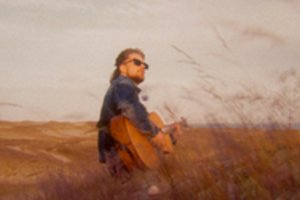 Matas Ligeika pristato nostalgišką kūrinį ir skandalu apipintą vaizdo klipą: įkvėpė atsitiktinė pažintis