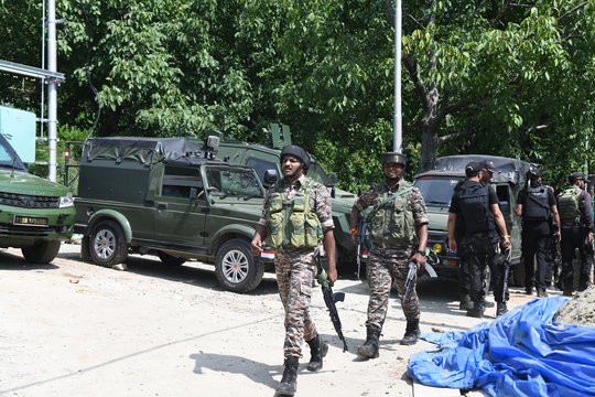 Ministras: nukauti smogikai, dalyvavę išpuolyje prieš turistus Kašmyro provincijoje