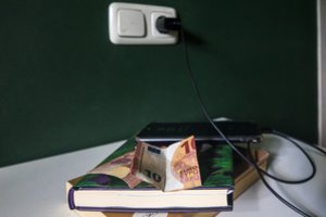 Elektros tarifus per savaitę padidino vienas tiekėjas