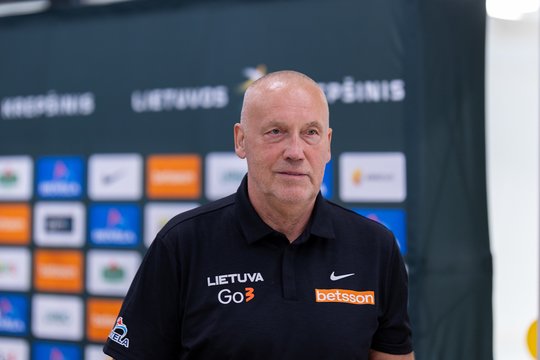 R. Kurtinaitis – apie tai, kada prisijungs J. Valančiūnas ir vyriškus pokalbius rinktinėje
