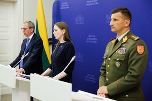 Prezidentūroje – šalies oro erdvės saugumo situacijos aptarimas: laikas ne diskutuoti, o veikti