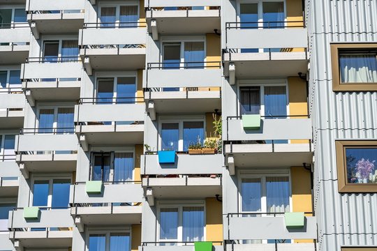 Tyrimas: ar galėtų atlyginti netyčia kaimynams padarytą žalą – nežino 2 iš 5 gyventojų