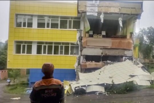 „Kratėsi asfaltas, kilo panika“: liudininkai pasakojo, ką išgyveno per žemės drebėjimą Kamčiatkoje