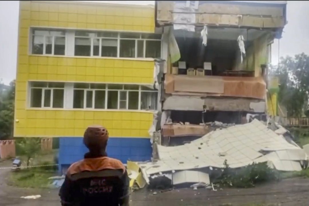 „Kratėsi asfaltas, kilo panika“: liudininkai pasakojo, ką išgyveno per žemės drebėjimą Kamčiatkoje
