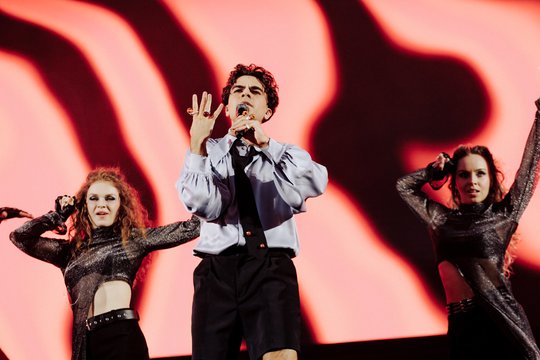 Rokas Yan paviešino Kaune po atviru dangumi surengto koncerto akimirkas