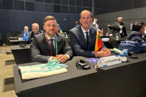 „World Aquatics“ kongrese išrinktas naujasis organizacijos biuras ir patvirtinti artėjantys čempionatai