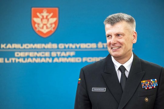 Gynybos štabui pradėjo vadovauti kontradmirolas G. Premeneckas