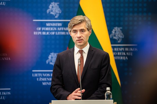 K. Budrys užtikrino, kad sankcijos Baltarusijai nesikeis: skleidžiami gandai