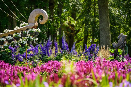 Kuo „šeriamos“ gėlės Pakruojo dvare? Stebuklus kuria tik trys trąšos 