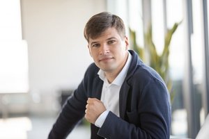 Iš pareigų traukiasi „Vilniaus apšvietimo“ vadovas