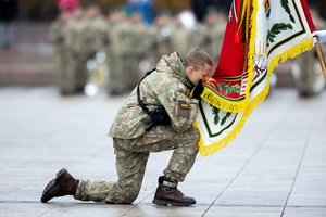 Ministrų kabinetas pritarė ministerijos siūlymui kompensuoti studijas karo akademijos studentams