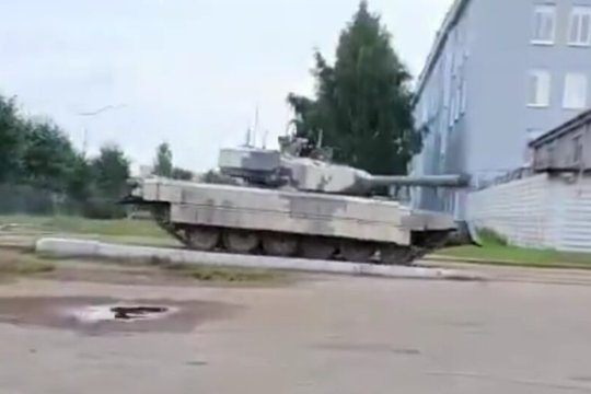 Rusija išbandė naują robotizuotą tanką