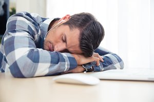 Miegojote visą naktį, bet atsibudote pavargę? Taip pasireiškia rimta liga