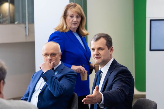 Po kratų G. Palucko brolienės įmonėje – socialdemokratų žinia apie valdybos posėdį