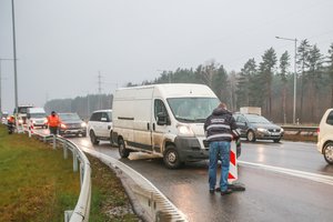 Dėl viaduko statybos Kaune pusei paros uždarys atkarpą A1 magistralėje: numatė apylankas