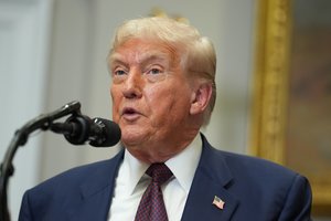 D. Trumpas pasišovė Baltuosiuose rūmuose įrengti pokylių salę už 200 mln. dolerių