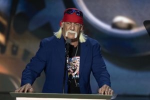 Pareigūnai paskelbė oficialią H. Hogano mirties priežastį: paaiškėjo ir klastinga jį kankinusi liga