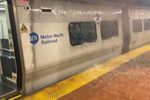 Nuo gausaus lietaus vėl patvino Niujorko gatvės, strigo susisiekimas oru