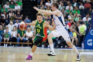 Pirmasis Lietuvos rinktinės testas tapo skausmu Estijos krepšininkams: ambicingas varžovas sutaršytas Panevėžyje