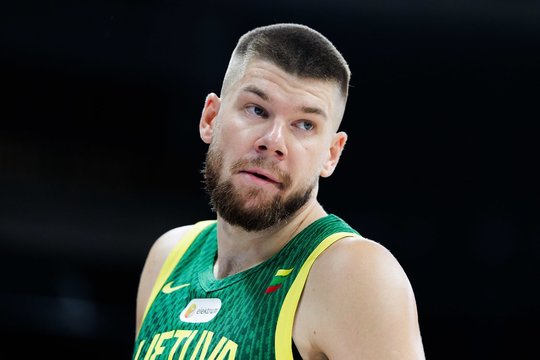 Sprendimą karjerą tęsti kitame klube aiškinęs R.Giedraitis džiaugiasi Lietuva: „Čia pasaka“