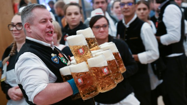 „Oktoberfest“ gimtinėje – drastiški pokyčiai: alaus pardavimai pasiekė rekordines žemumas