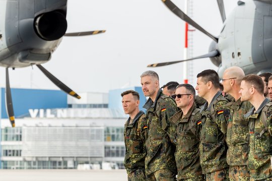 Apklausos rezultatai iš Vokietijos: karo atveju – tik kas šeštas gyventojas imtų ginklą