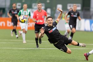 Metamų į aikštę lagaminų mače „Kauno Žalgiris“ ir toliau skandino Vilniaus „Žalgirį“