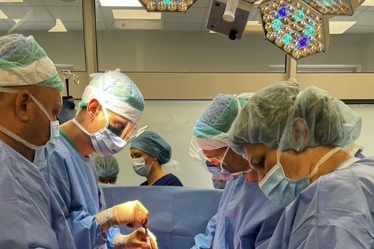 „Atgaivino“ donoro kepenis: Santaros klinikose – ypatinga operacija