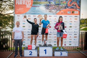 Panevėžyje paaiškėjo Lietuvos vidutinio nuotolio triatlono čempionai