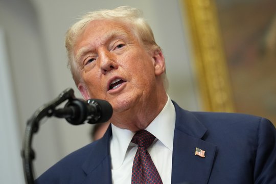 D. Trumpas pareiškė, kad muitai importuojamai farmacijos produkcijai gali siekti net 250 proc.