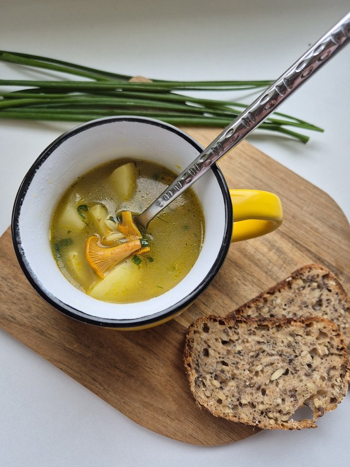 Voveraičių sriuba su lydytu sūreliu