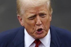 Kaip D. Trumpo meilė televizijai formuoja JAV diplomatiją