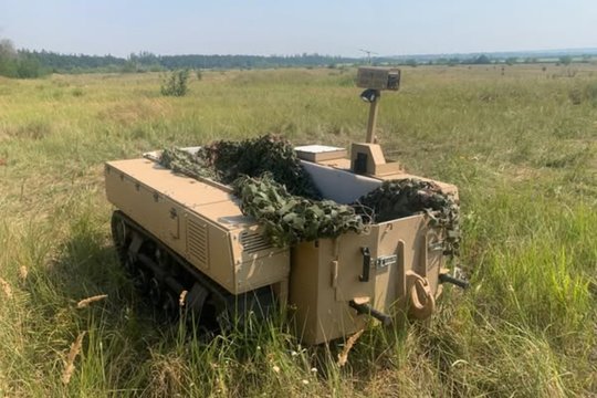 Ukrainos pajėgoms perduotas sužeistųjų evakuacijos roboto prototipas