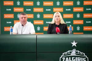 Net mero prie sienos spaudžiama V. Venslovaitienė suskubo mesti kozirius – ji parduoda savo dalį klube