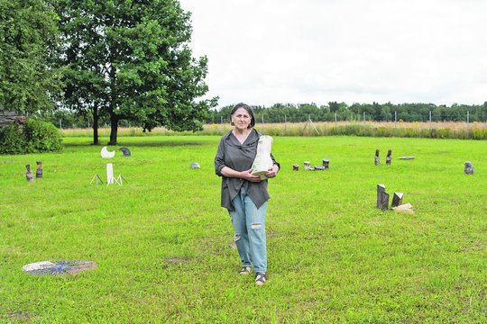 Menininkė nustebino ir pažįstamus, ir nepažįstamus žmones: parodą surengė neįprastoje vietoje