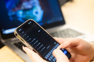 Bankas perspėja apie sukčius: vienas neatidus žingsnis gali kainuoti tūkstančius 