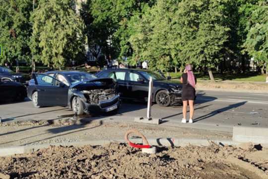 Per susidūrimą Kaune sužeisti du žmonės