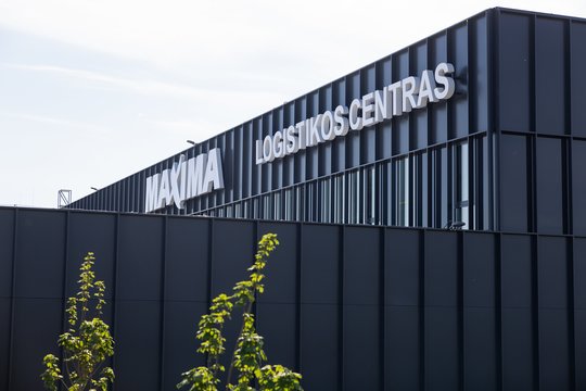 Parodė, kas slypi už milžiniškų investicijų: siūlo konkurencingą atlyginimą, o laisvų darbo vietų dar yra