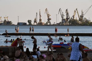 Sugriautas ir okupuotas Mariupolis atstatomas kaip „neeilinis pajūrio kurortas“