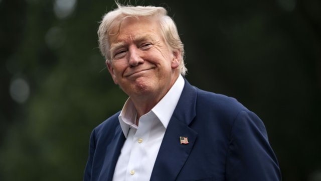 D. Trumpas – apie V. Putino ir V. Zelenskio susitikimą bei terminą Rusijai
