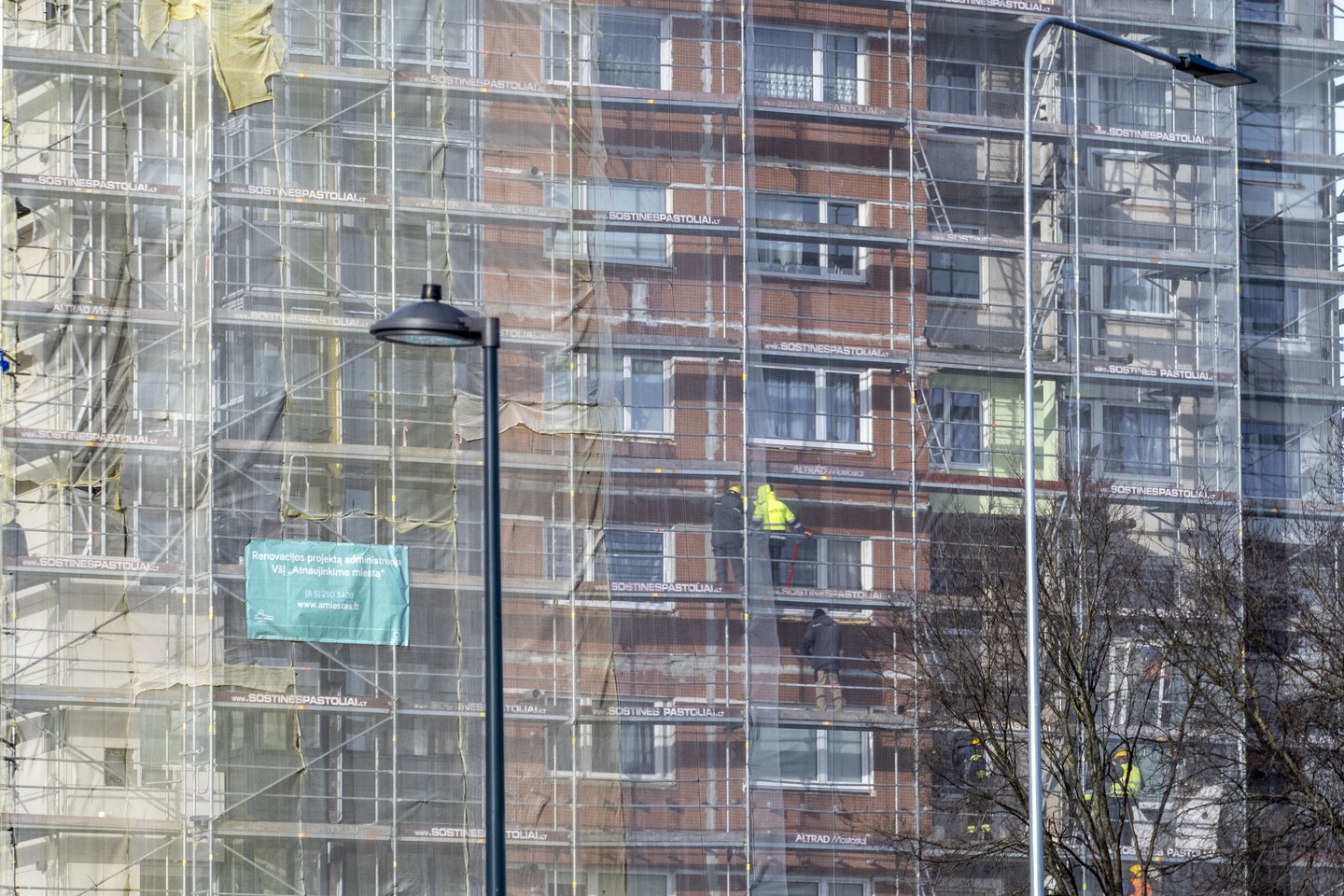 Nors tokių objektų kainos dažnai yra patrauklesnės nei gyvenamojo būsto, ekspertai perspėja: gauti paskolą tokioms patalpoms gali būti sunkiau, be to, sutaupius šiandien, ateityje gali tekti mokėti didesnius mokesčius.<br>V.Ščiavinsko nuotr.