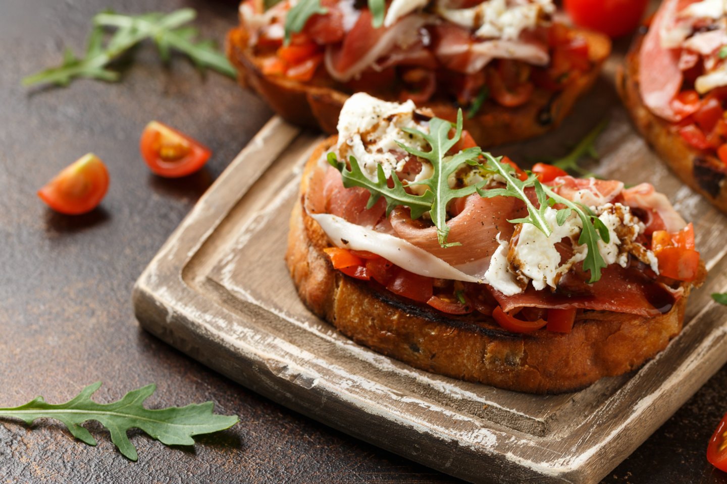 Ispaniškas kumpis – vienas žinomiausių mėsos produktų Europoje, pelnęs viso pasaulio gurmanų simpatijas ir pripažinimą.<br> Pranešimo spaudai nuotr.