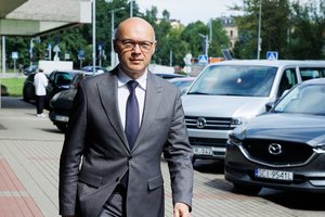 E. Sabutis prakalbo po Lrytas žinios apie specialiojo liudytojo statusą: paprašė palaukti