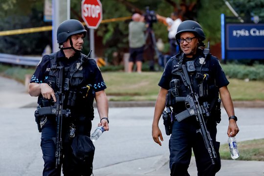 Kraupios šaudynės JAV Atlantos mieste: vyras nušovė policijos pareigūną