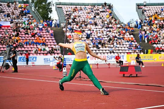 Europos jaunimo čempionate bronzą paskutiniu metimu išplėšusi O. Navikaitė: „Didžiuojuosi savimi“