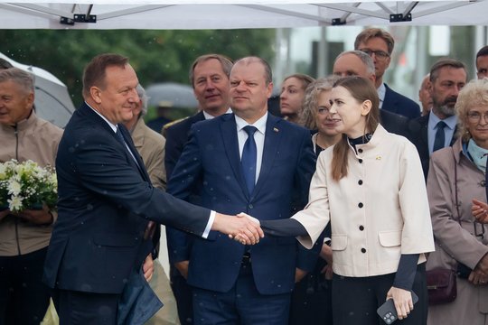 Po socialdemokratų įsiūčio dėl kritikos D. Šakalienei – S. Skvernelio atsakas